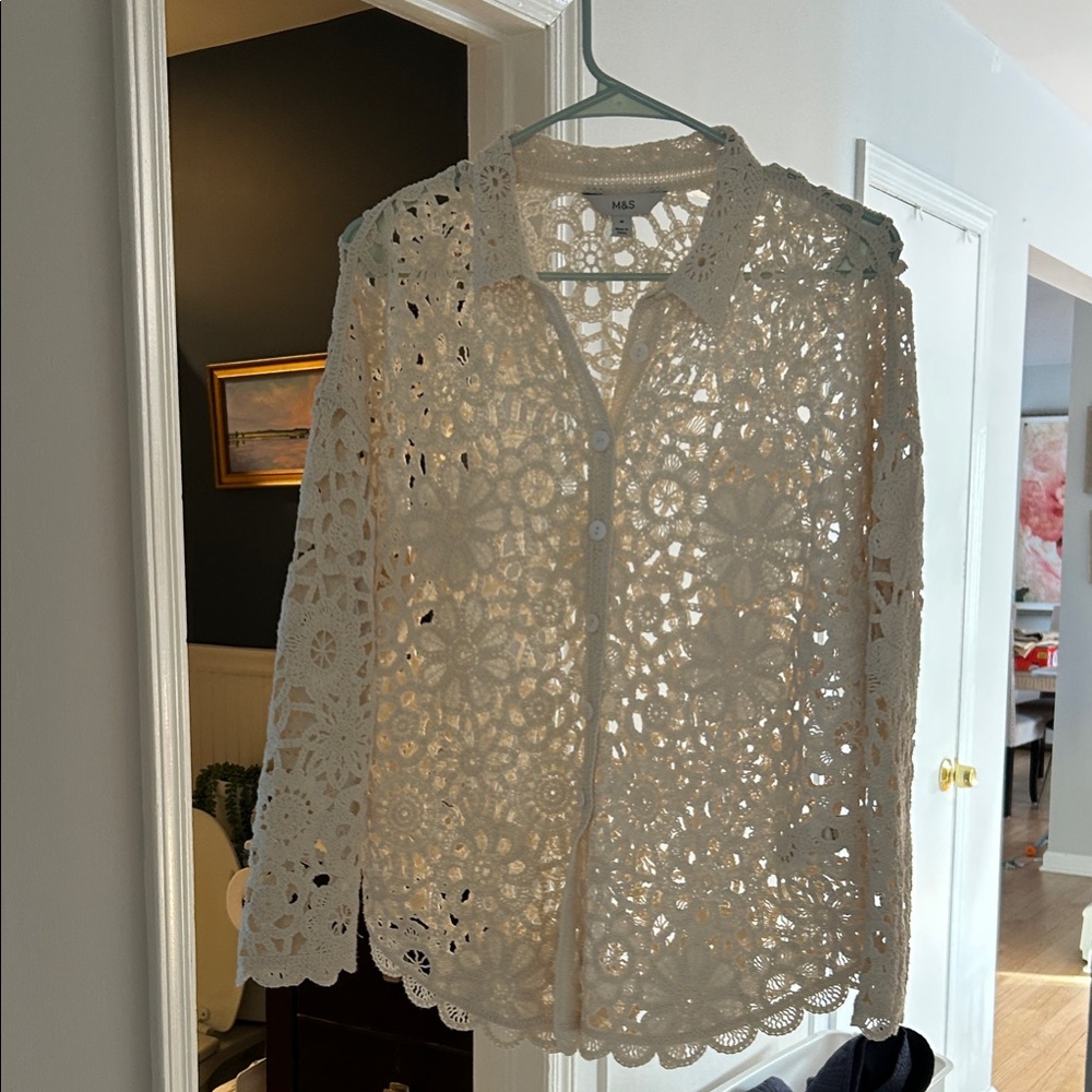 Marks & Spencer Cream Lace Blouse says medium but fits like large!